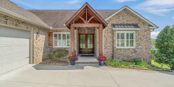 Image 4: 8-web-or-mls-908 Montgomery Lane-51
