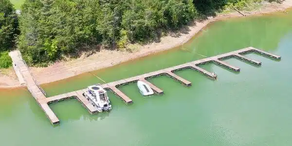 Image 4: Dock at Bayside SD