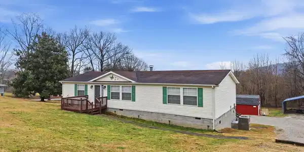 Image 2: 23-web-or-mls-124 Oak Grove-3