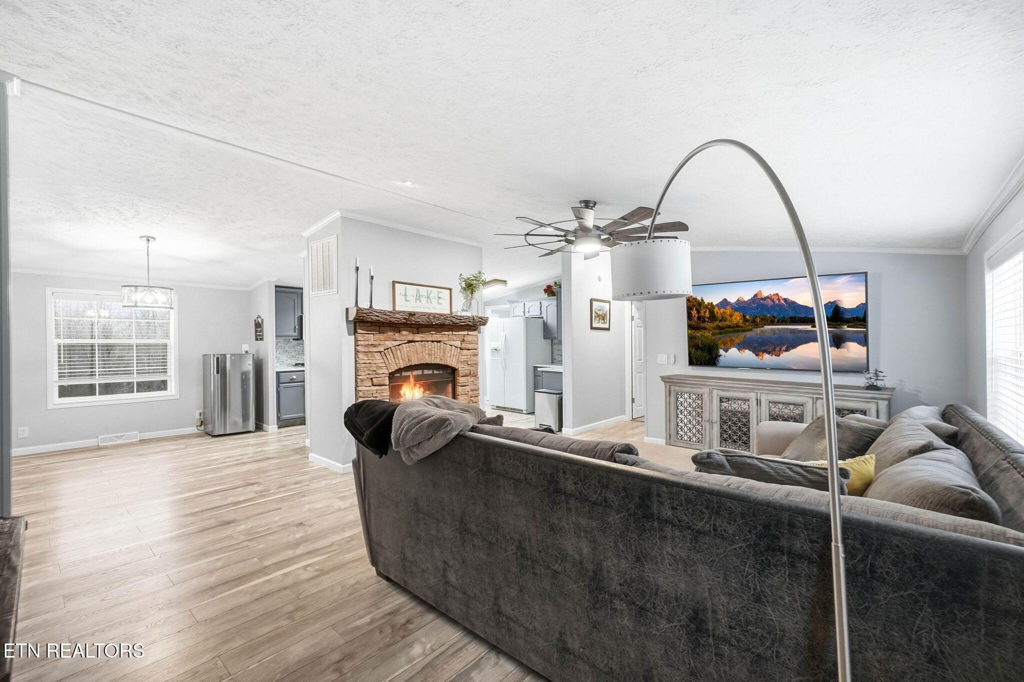 Image 4: 33-web-or-mls-124 Oak Grove-4