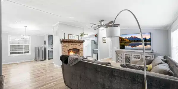 Image 4: 33-web-or-mls-124 Oak Grove-4