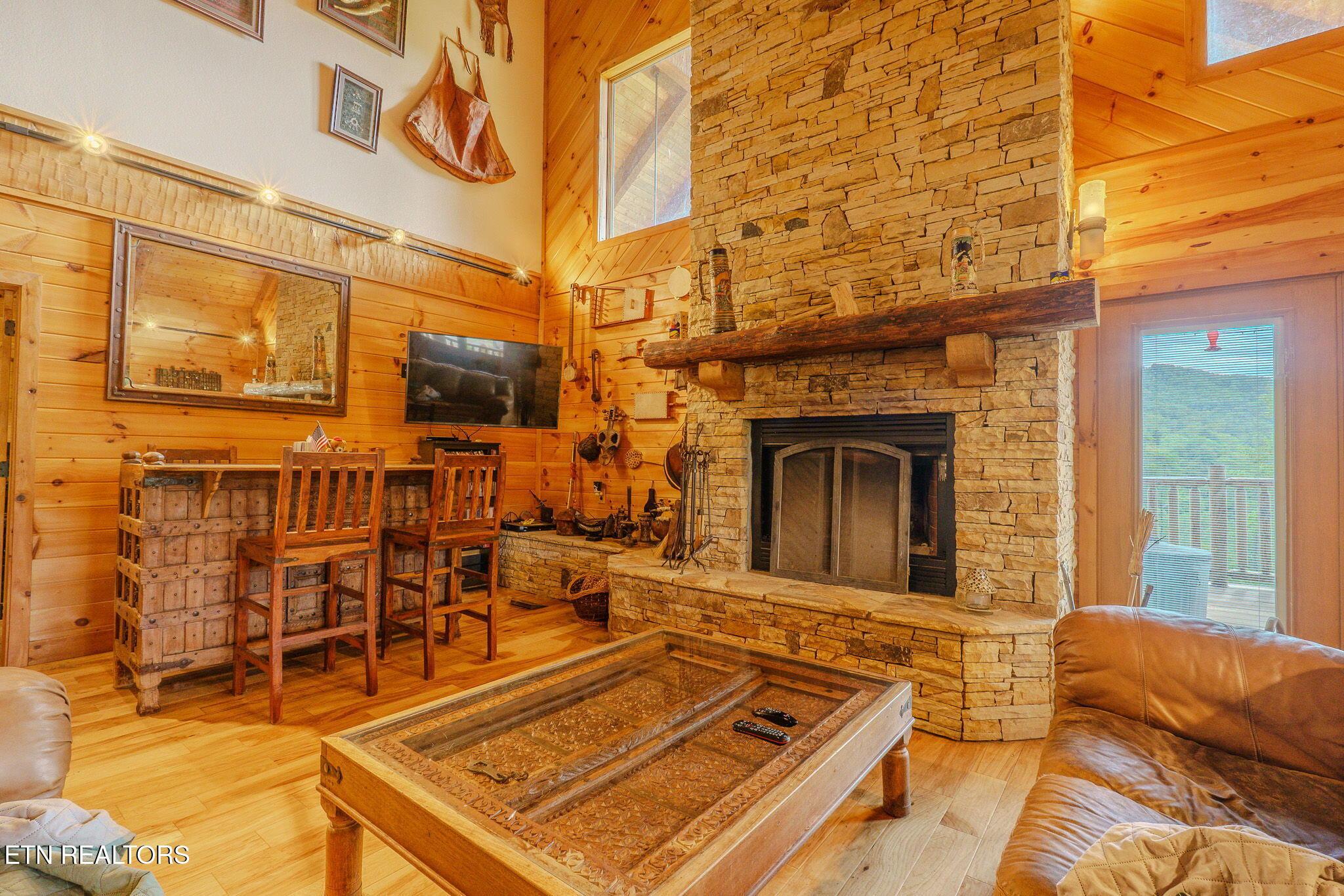 Image 3: 47-web-or-mls-DSC00843-HDR