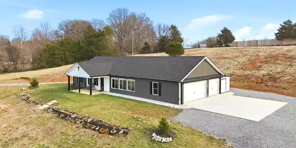 6911 Fairview Rd