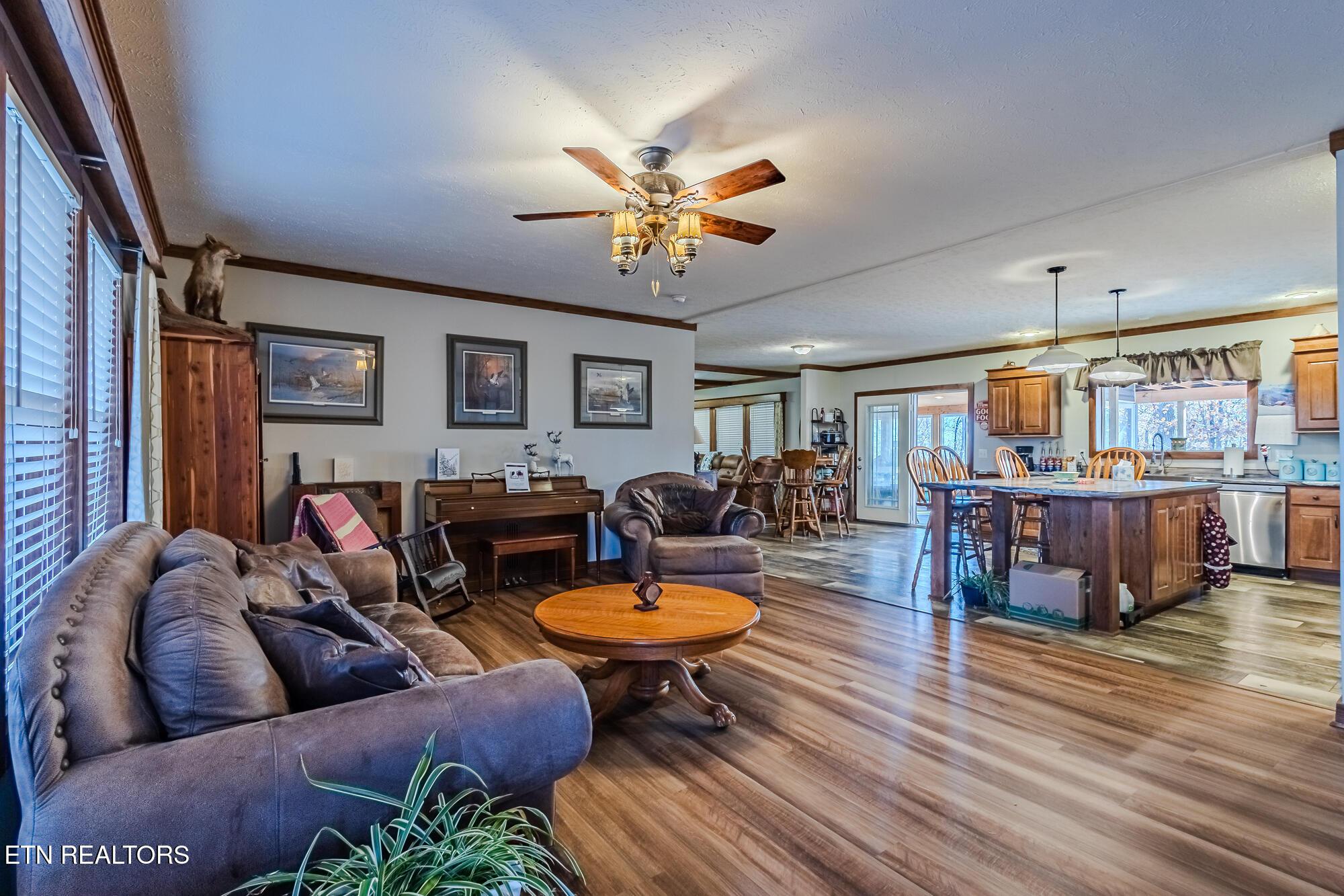 Image 2: 259 Moss Rd (Web)-9