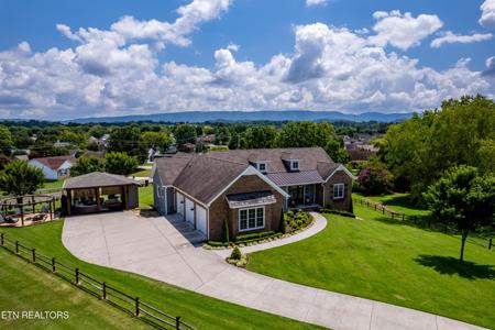 1322 Stonehenge Drive