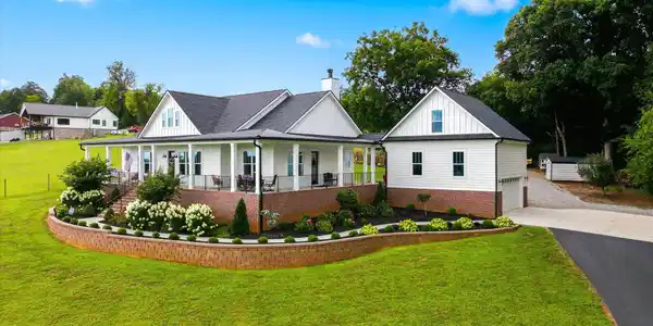 3817 Peterson Rd