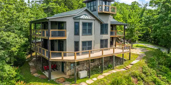 1265 Lookout Tr