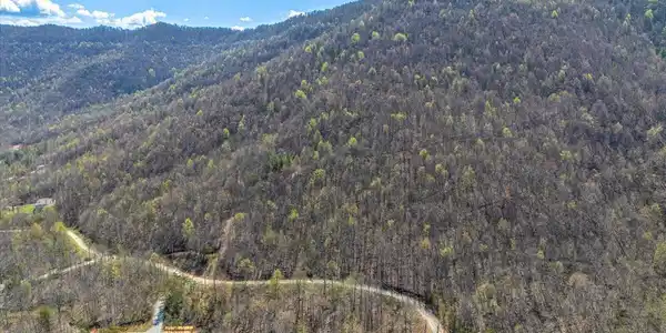 Image 3: 04-Lot Line A4