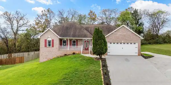 2604 Covington Circle