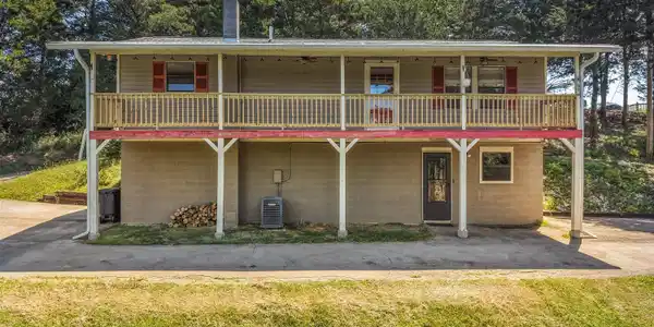 1420 Twin Oaks Rd