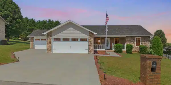 Image 2: 1_529_hills_gate_cir_0001 - twilight