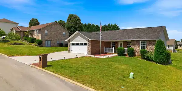 Image 3: 3_529_hills_gate_cir_0002