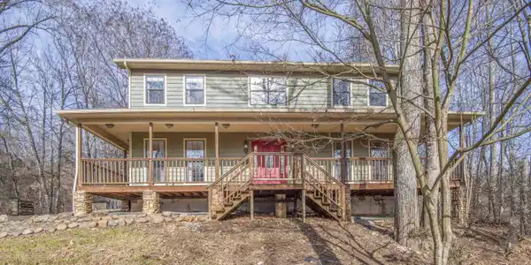 121 Old State Circle