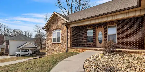 354 Meadowlake Circle
