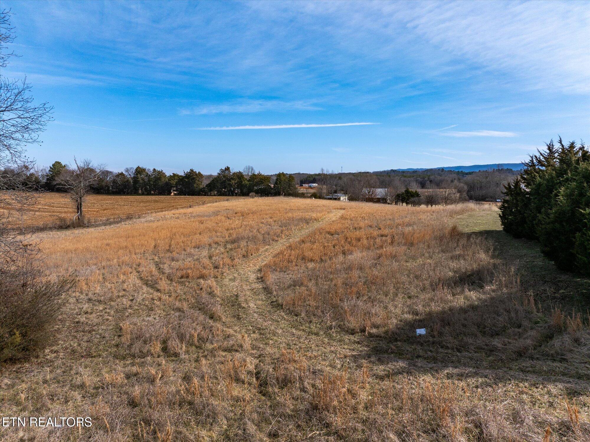 Image 2: 04-417-Co-Rd-788-Etowah-TN-4
