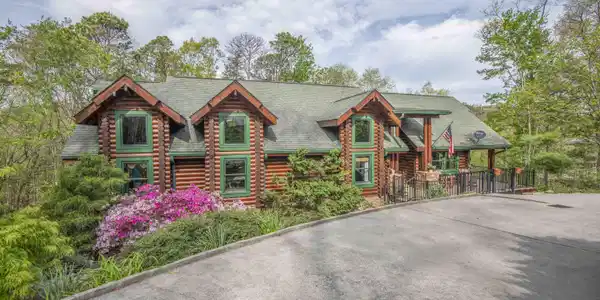 3123 Rocking Chair Lane