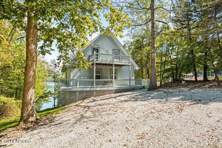 939 E Norris Point Rd