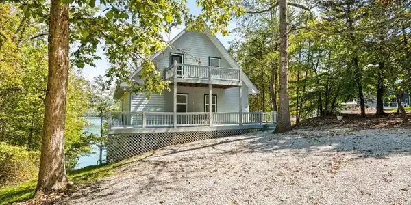 939 E Norris Point Rd