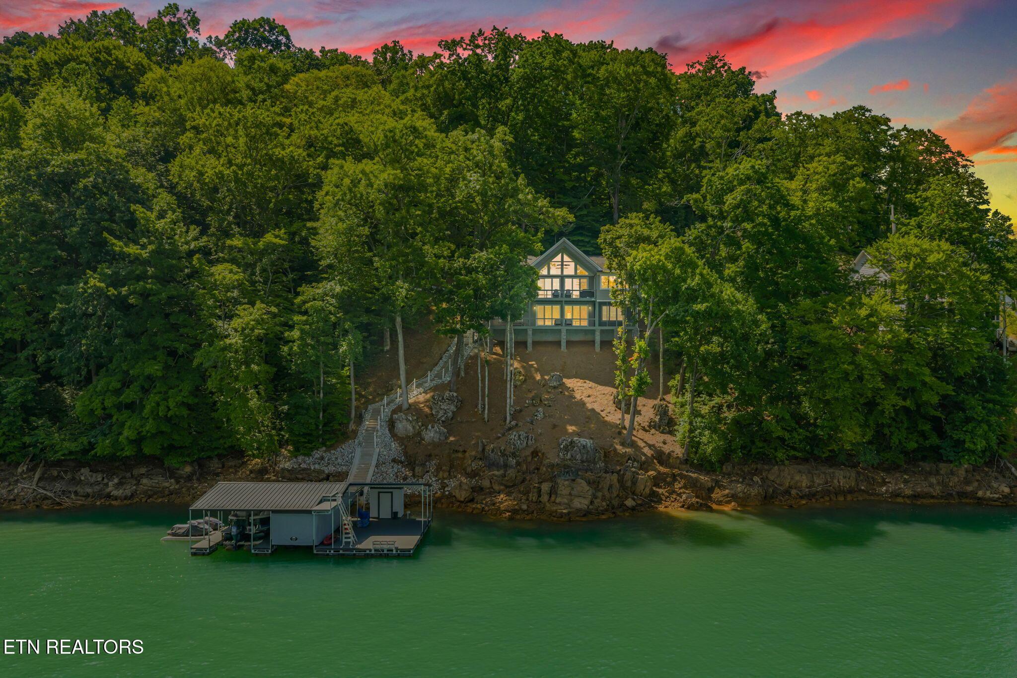 Image 4: 64-web-or-mls-1779 Cove Point Road-65