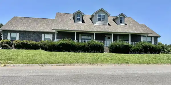 1220 Whaleys Overlook