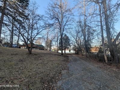 Lakewood Village Rd