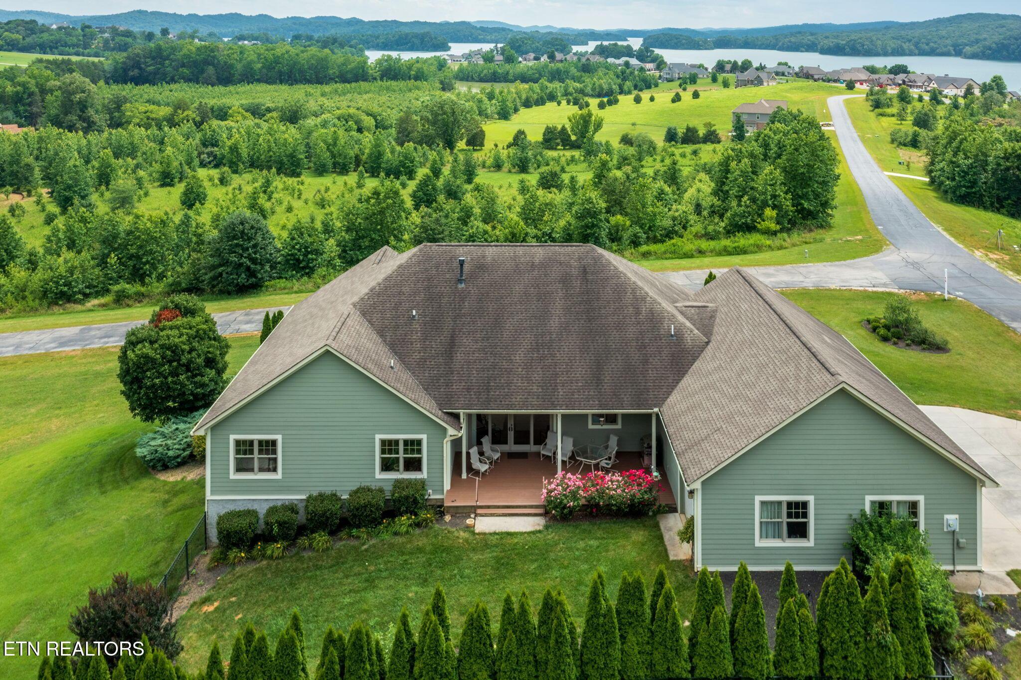 Image 2: homesandvideos aerials-12111