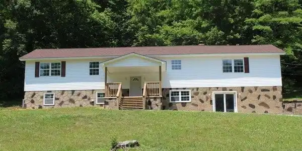 2915 Flat Hollow Rd