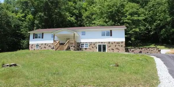 Image 3: 3