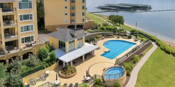 Image 2: Harbor Crest lakefront condos