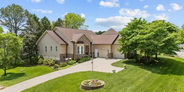 176 Amohi Way