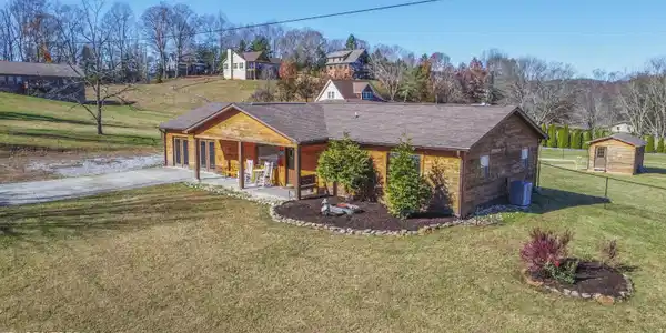 3260 Covemont Rd