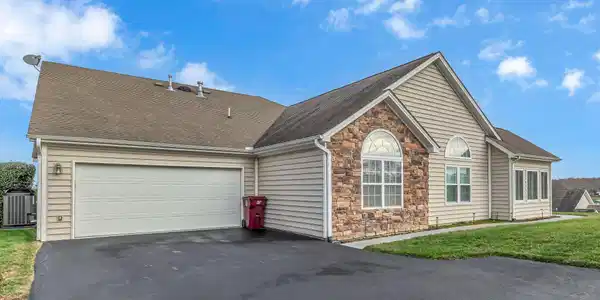 379 Villa View Point