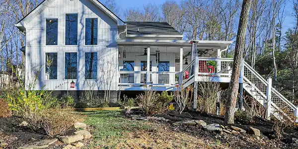 2339 Backwoods Way