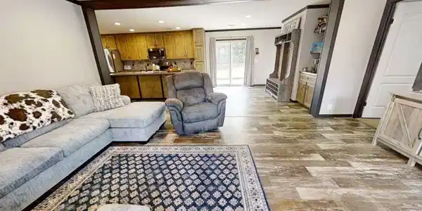 Image 4: Open Floor plan
