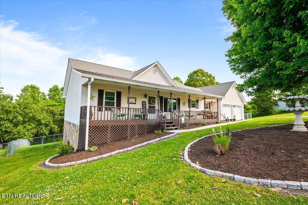 Image 4: 04-327 Gail Ln