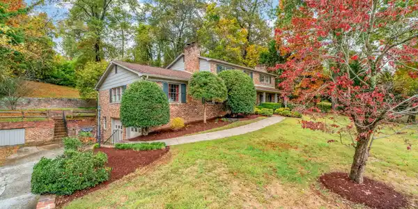 Image 2: 1-web-or-mls-5411 Holston Hills Road-69