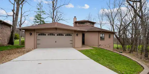 Image 2: 166 Baltusrol Road