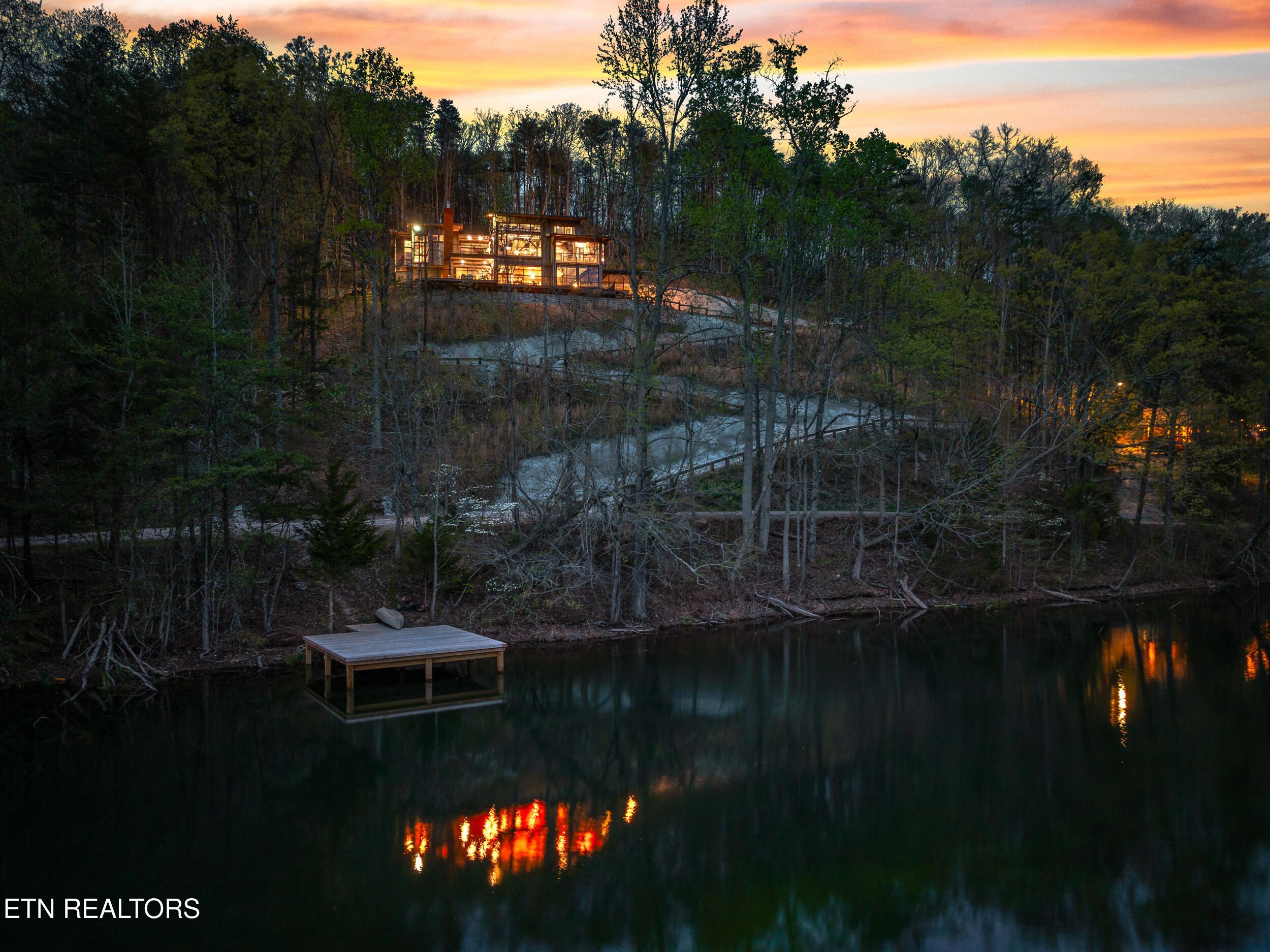 Image 3: 780 laurel lake cir-4