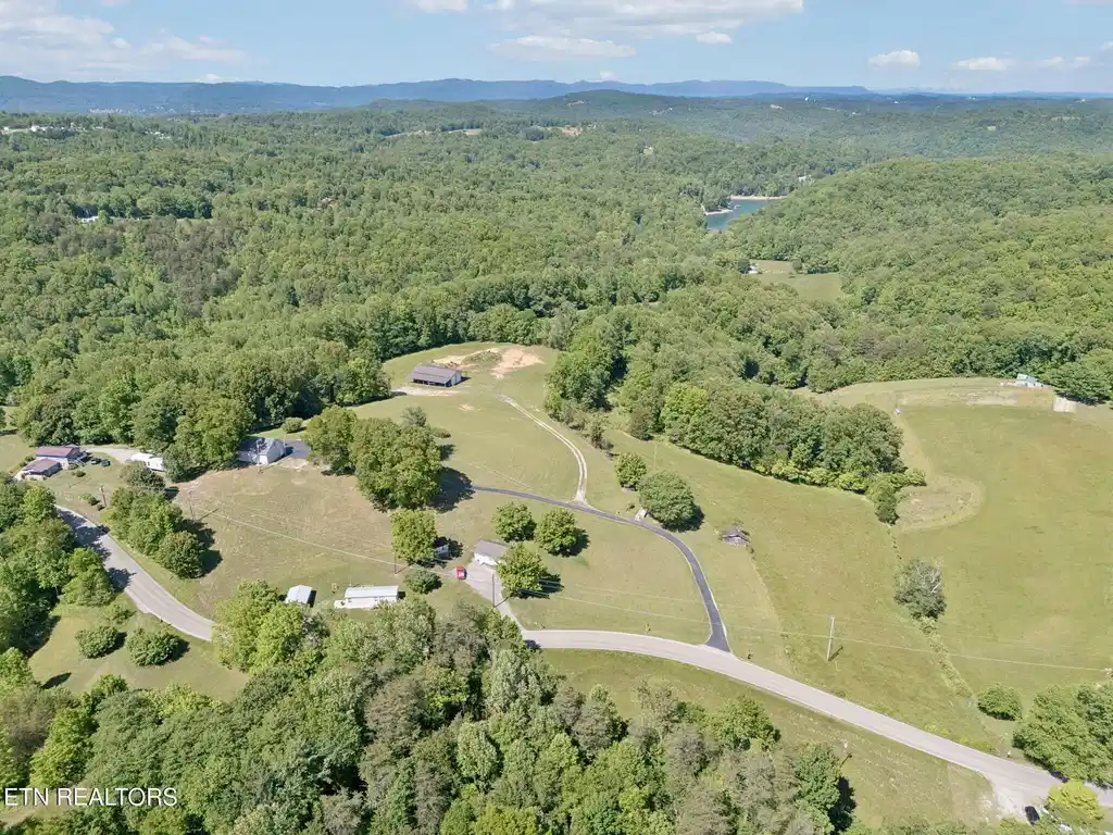 Image 1: 58-2245 Pinecrest Rd - 058