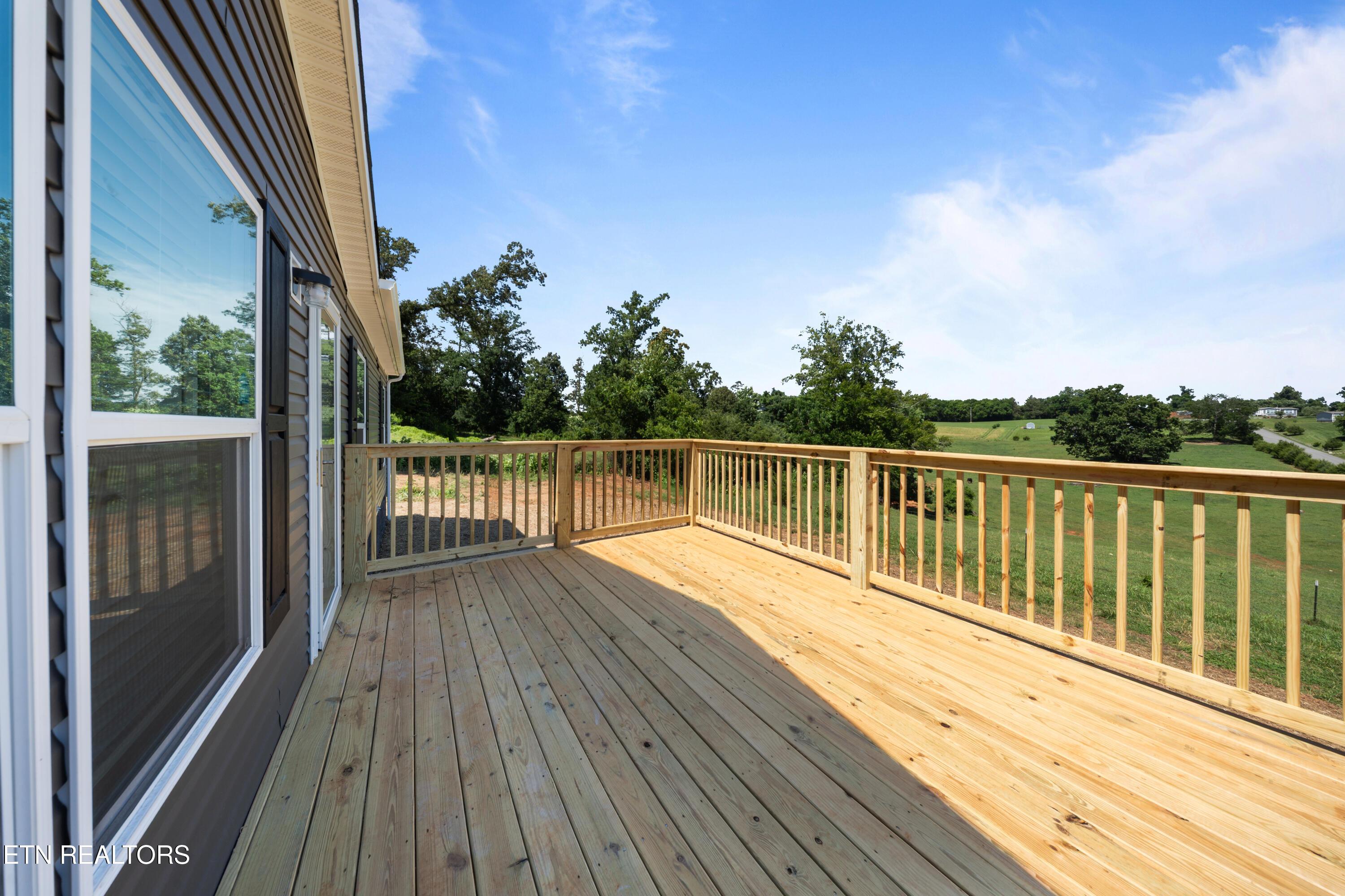 Image 2: FRONT DECK