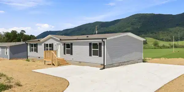 Image 2: 48-web-or-mls-004_DJI_20260805114716_038