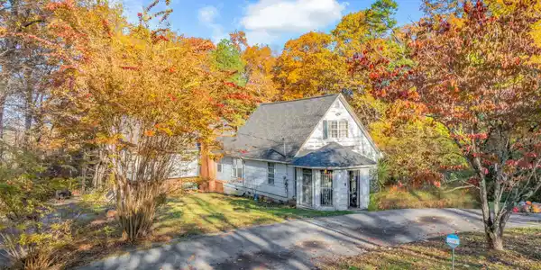 3607 Airport Rd