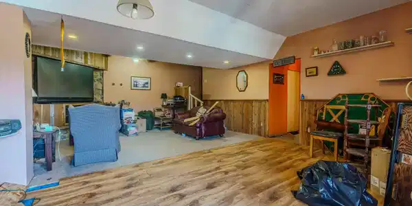 Image 2: 16-web-or-mls-_DSC4290-HDR