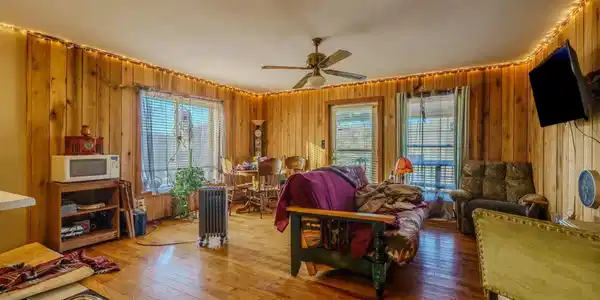 Image 3: 4-web-or-mls-_DSC4045-HDR