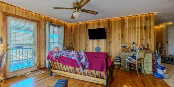 Image 4: 3-web-or-mls-_DSC4035-HDR