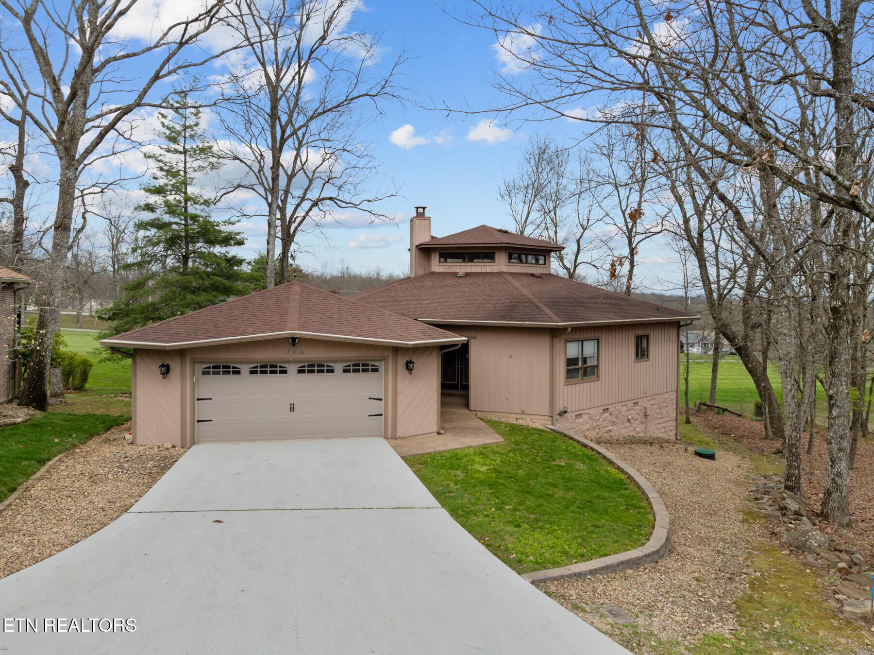Image 3: 166 Baltusrol Road