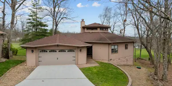 Image 3: 166 Baltusrol Road