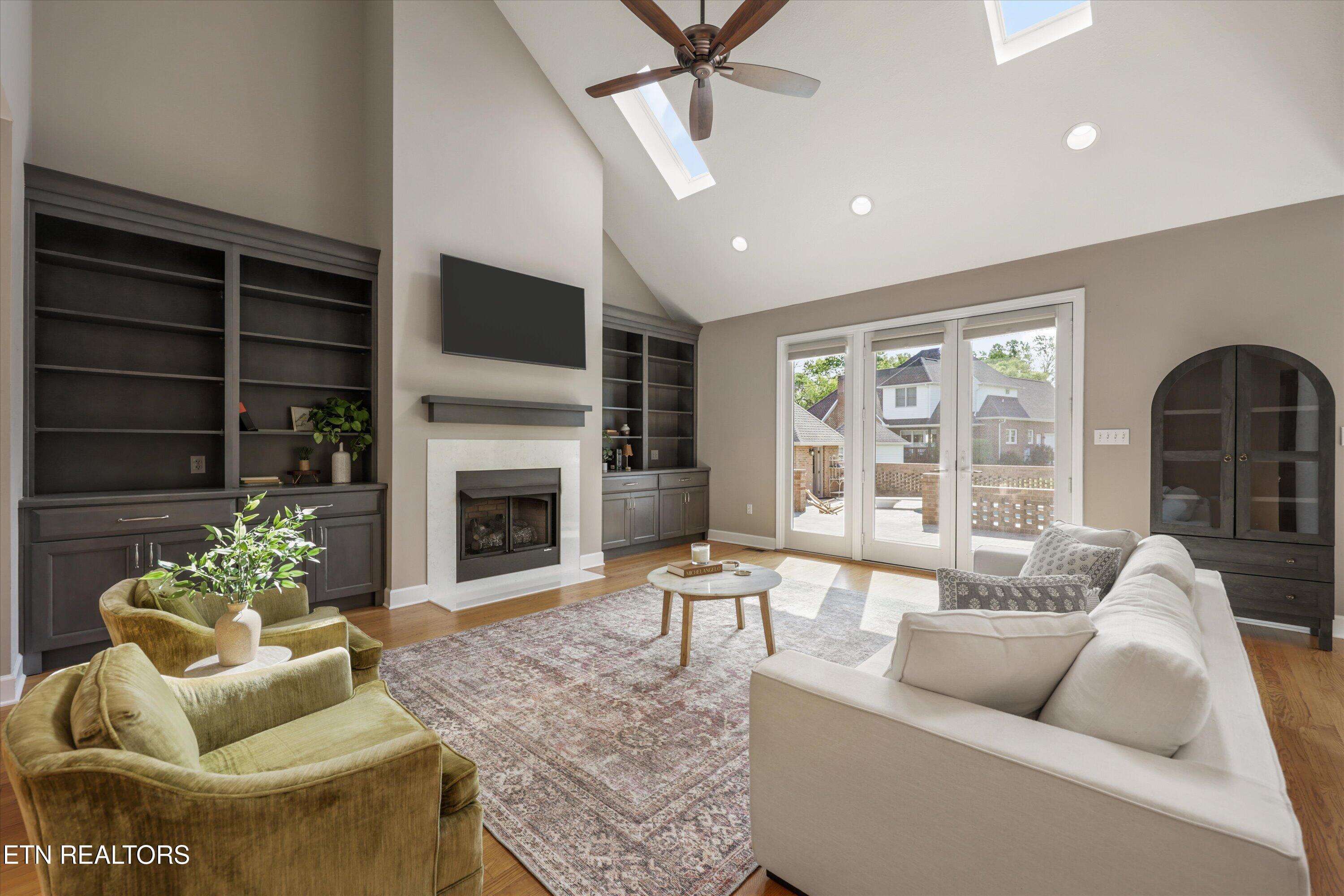 Image 4: 15-318 Hidden Cove Ct 16