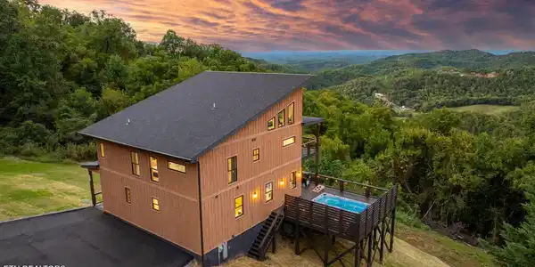 2415 Majestic View Way