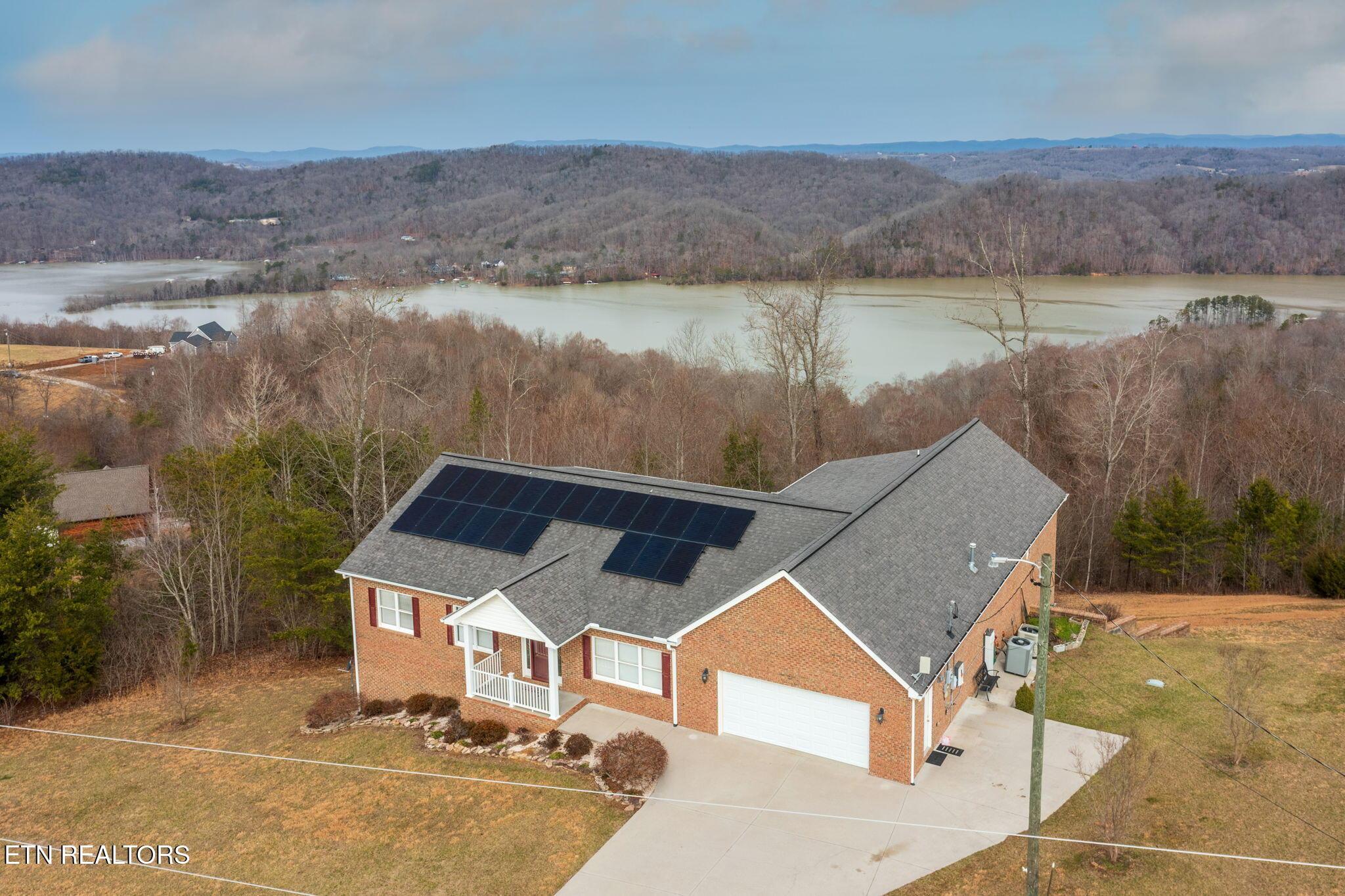 Image 2: homesandvideos aerials-10854 copy